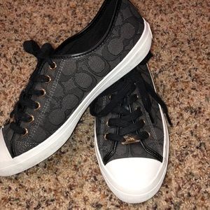 never worn coach shoes